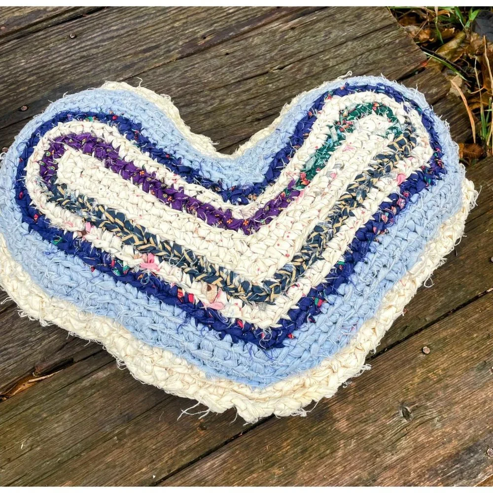 Vintage Heart Shaped Rag Rug Accent Pillow Farmhouse Primitive Blue White - Picture 6 of 16